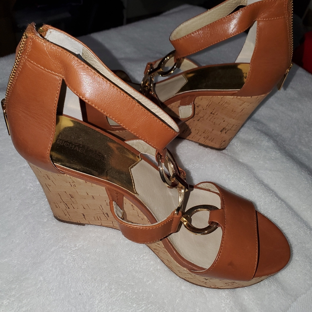 Michael Kors Tan Brown Leather MK Logo T-Strap Heels - Picture 2 of 4